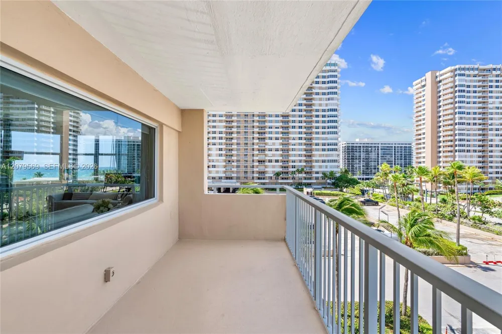 1950 S Ocean Dr #4E Hallandale Beach, FL 33009