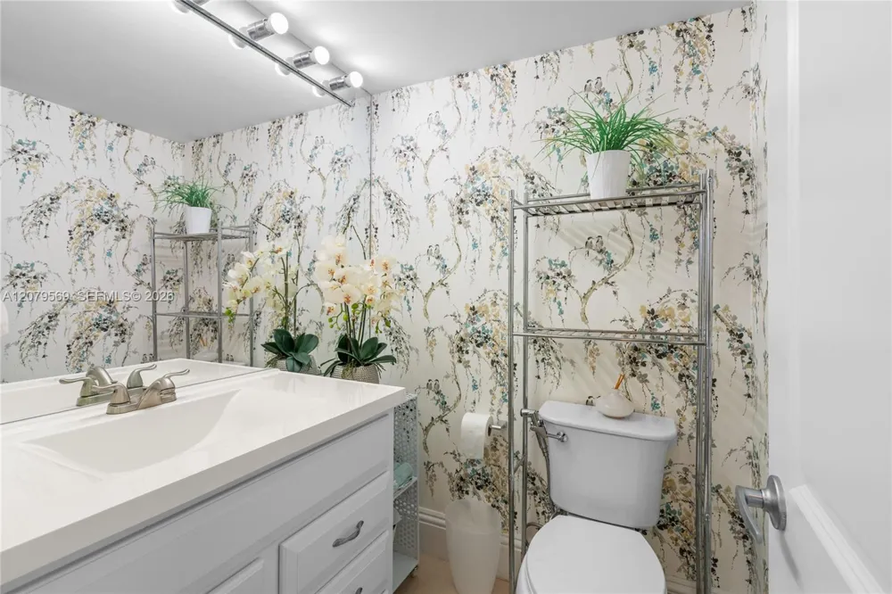 1950 S Ocean Dr #4E Hallandale Beach, FL 33009