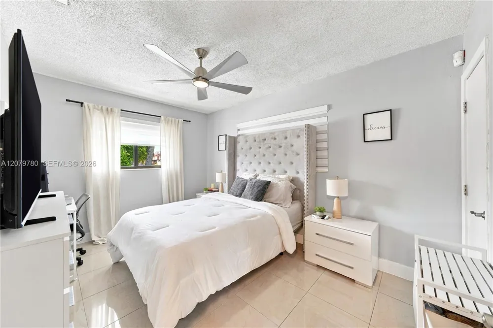 4041 W 8th Ave Hialeah, FL 33012