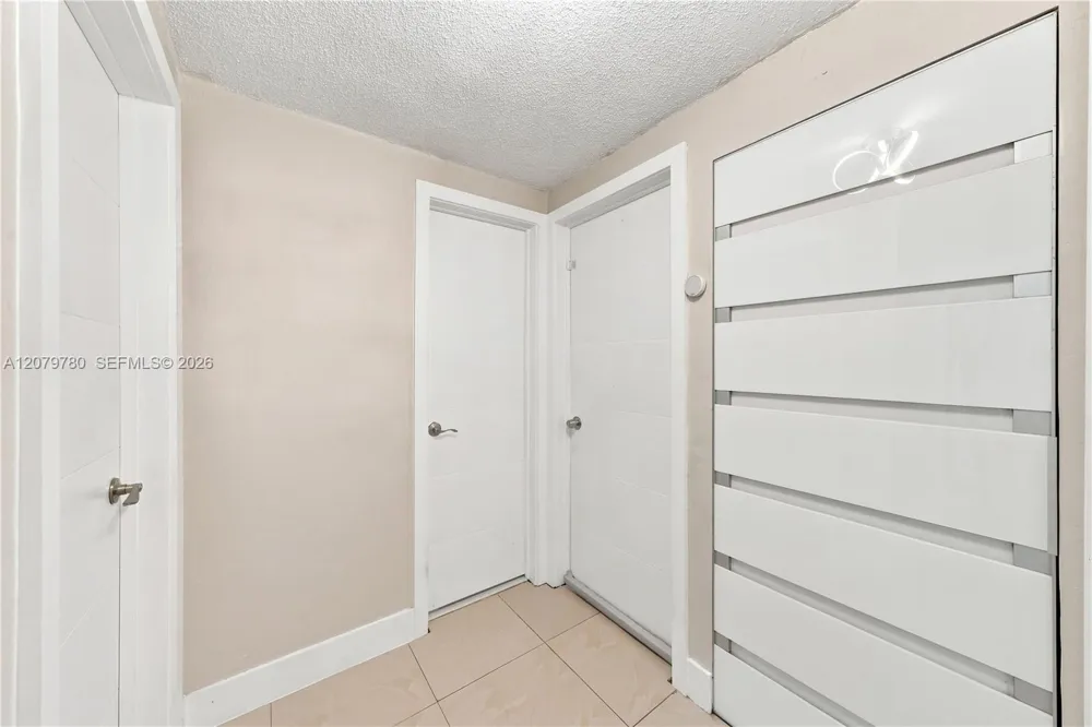 4041 W 8th Ave Hialeah, FL 33012
