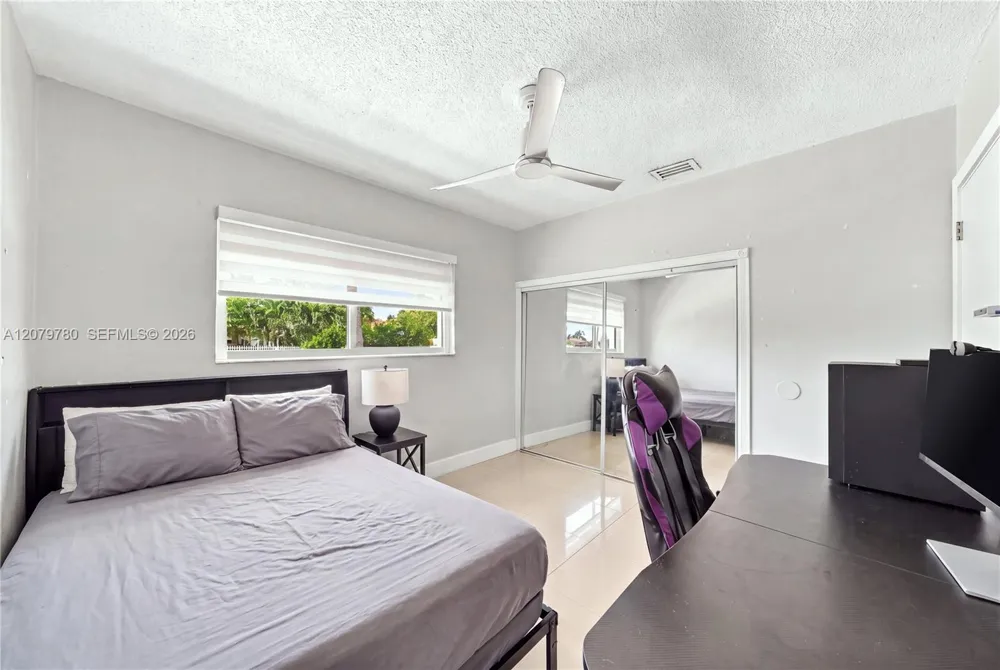 4041 W 8th Ave Hialeah, FL 33012