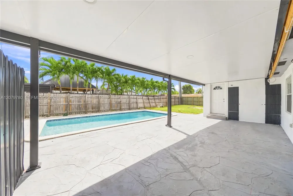 4041 W 8th Ave Hialeah, FL 33012