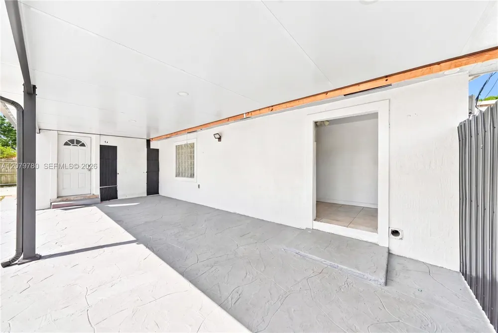 4041 W 8th Ave Hialeah, FL 33012
