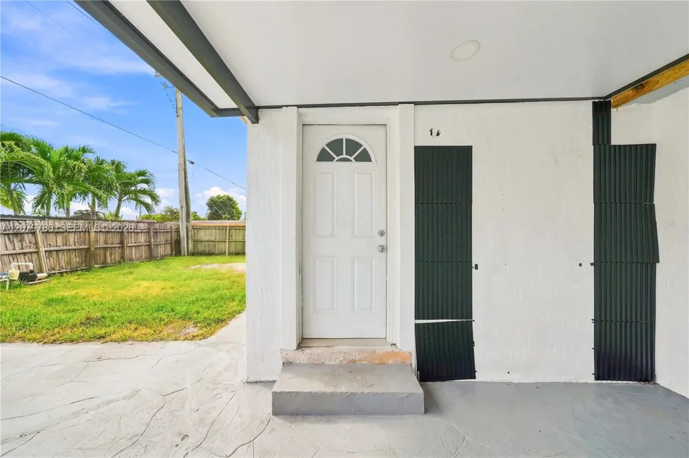 4041 W 8th Ave Hialeah, FL 33012