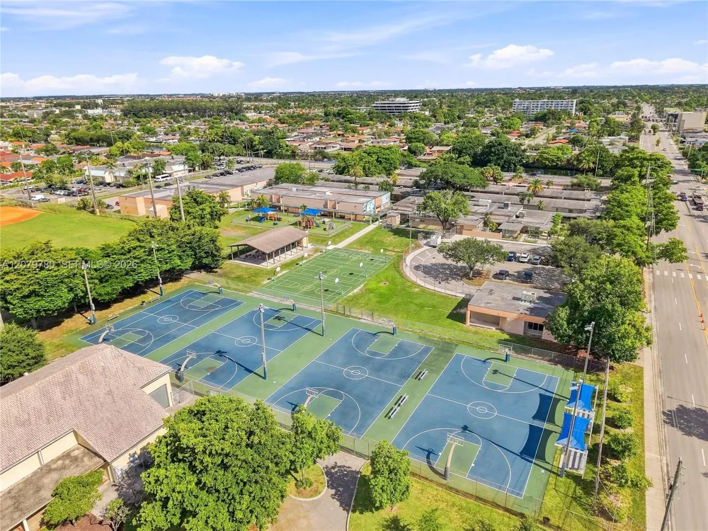 4041 W 8th Ave Hialeah, FL 33012