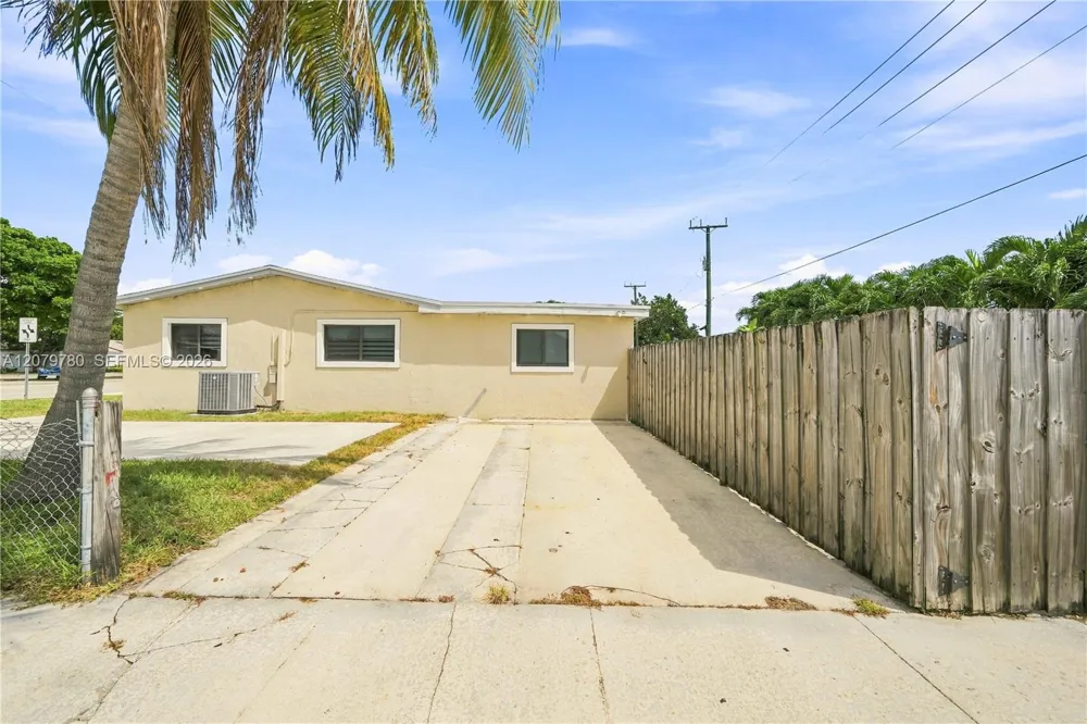 4041 W 8th Ave Hialeah, FL 33012