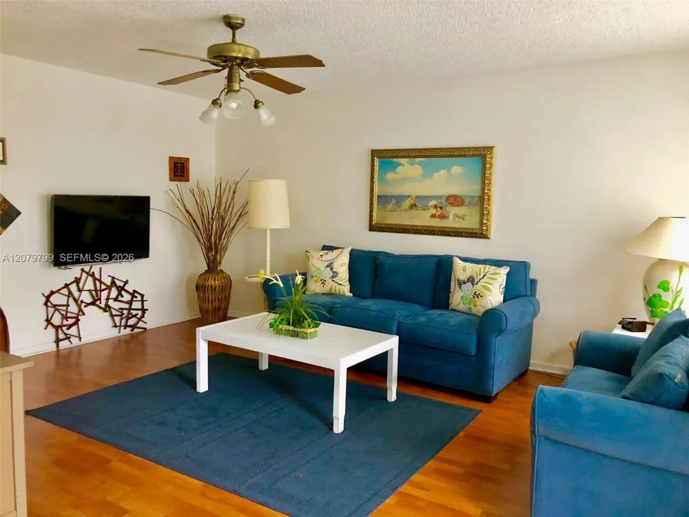 300 SW 134th Way #405E Pembroke Pines, FL 33027