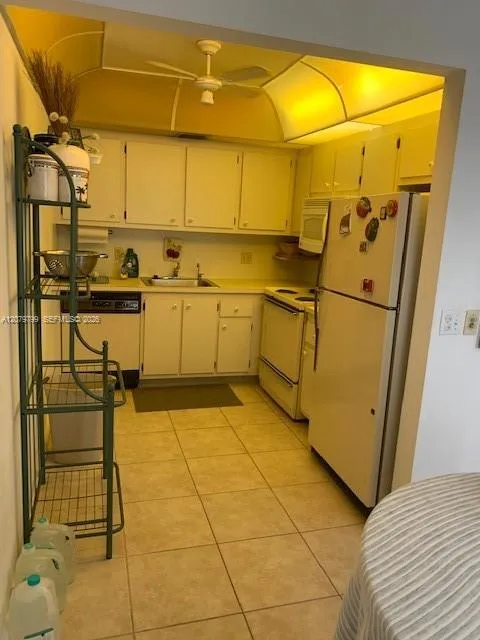 300 SW 134th Way #405E Pembroke Pines, FL 33027