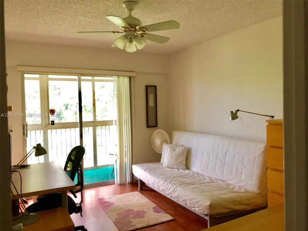 300 SW 134th Way #405E Pembroke Pines, FL 33027