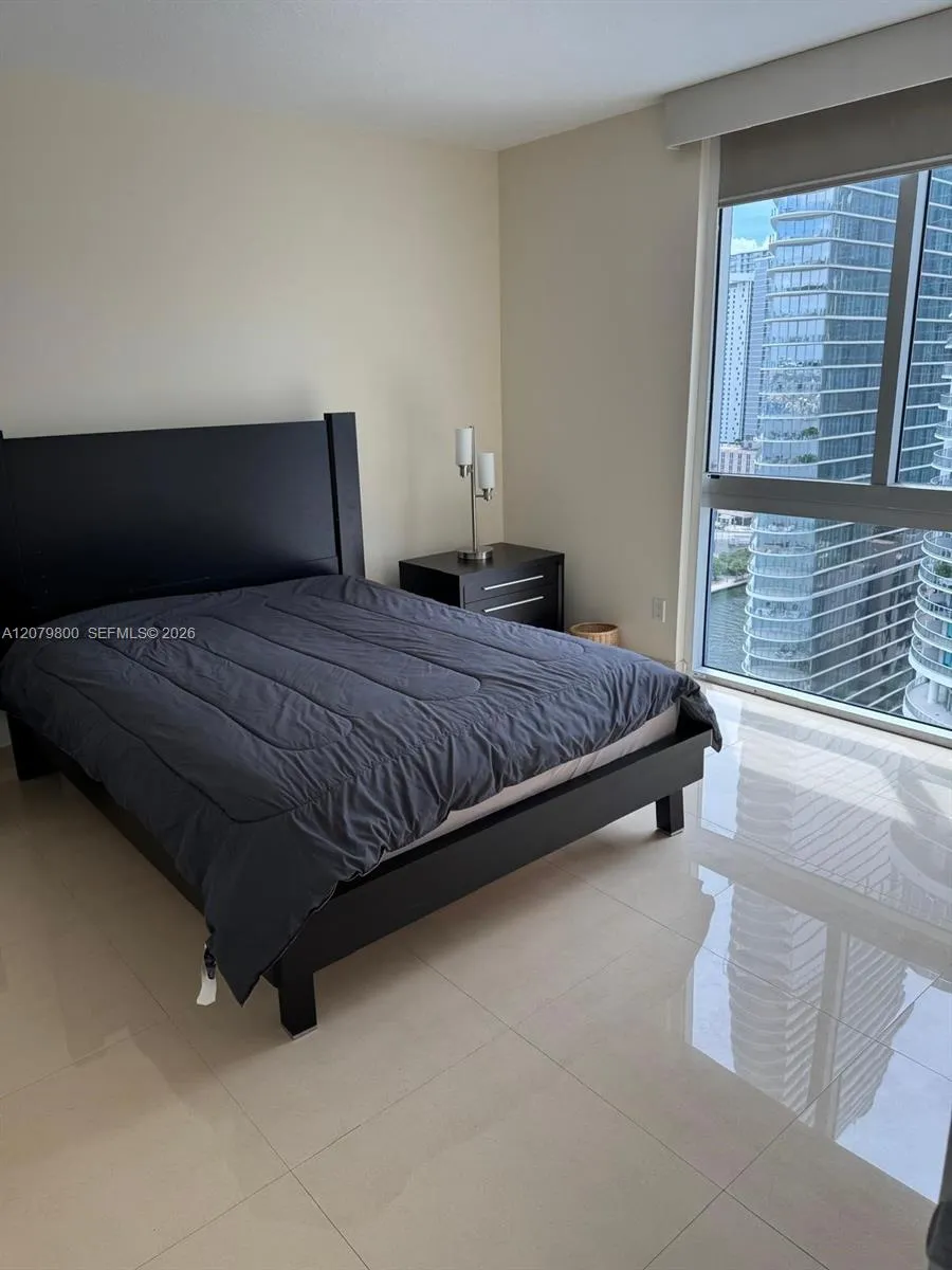 325 S Biscayne Blvd #2914 Miami, FL 33131