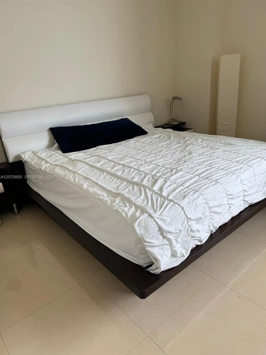 325 S Biscayne Blvd #2914 Miami, FL 33131
