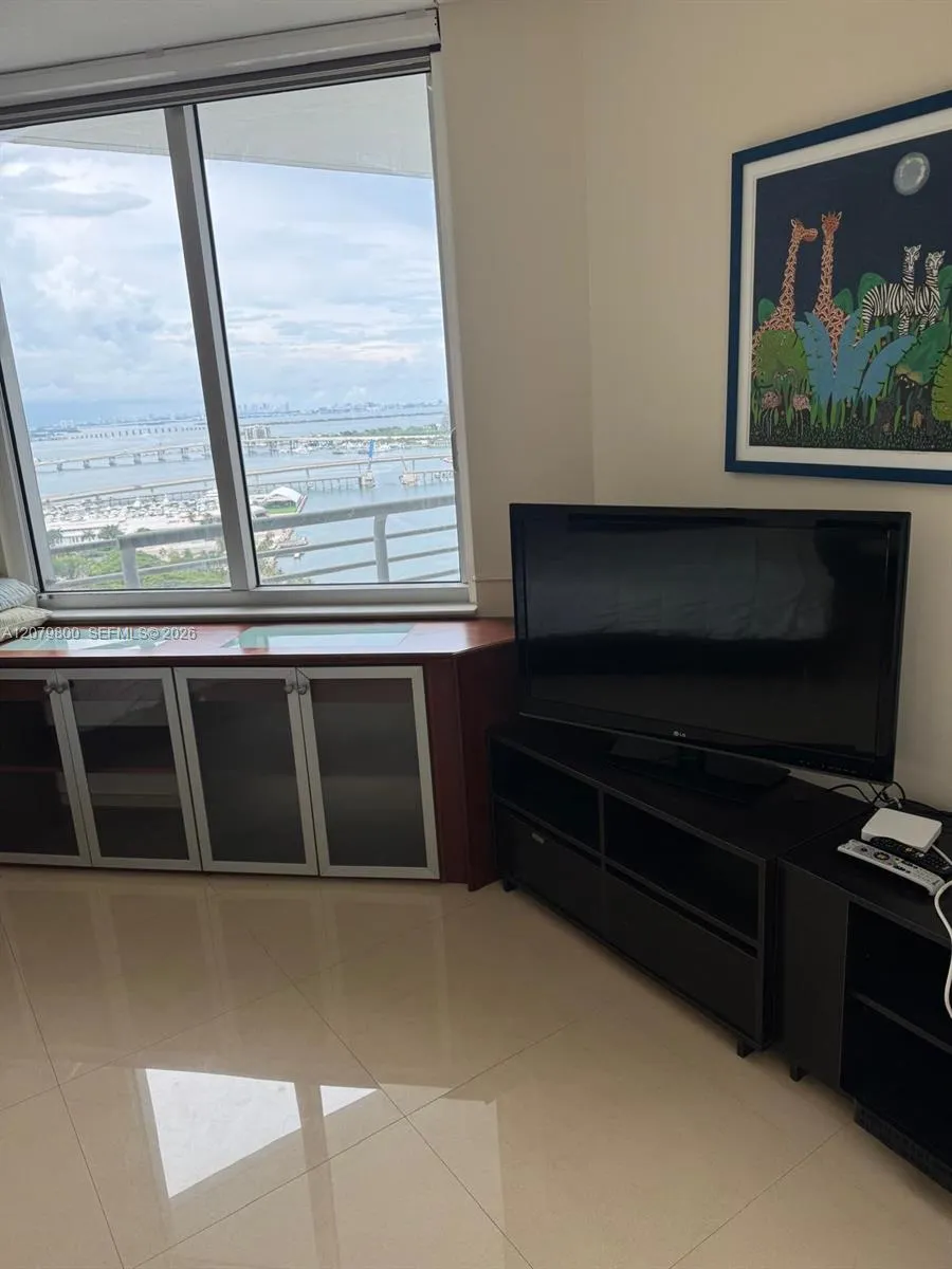 325 S Biscayne Blvd #2914 Miami, FL 33131