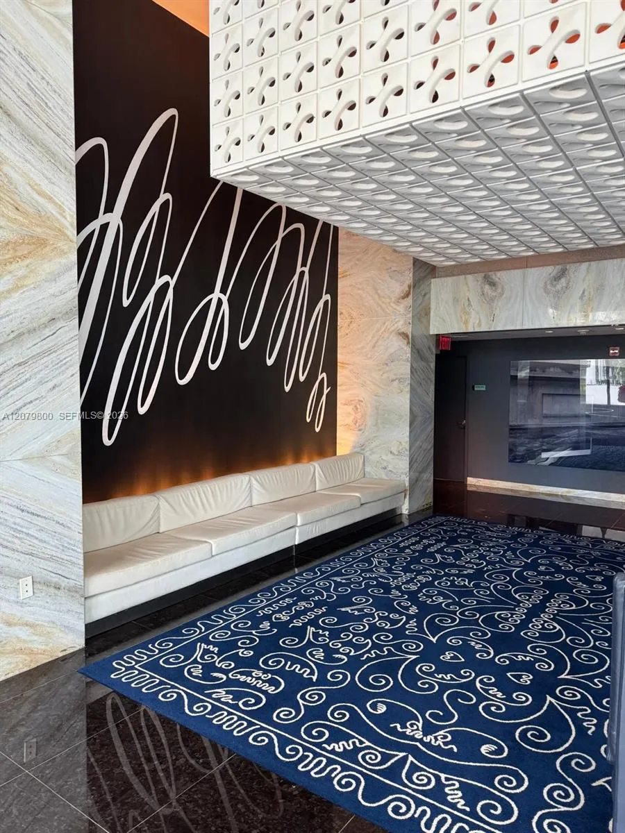 325 S Biscayne Blvd #2914 Miami, FL 33131