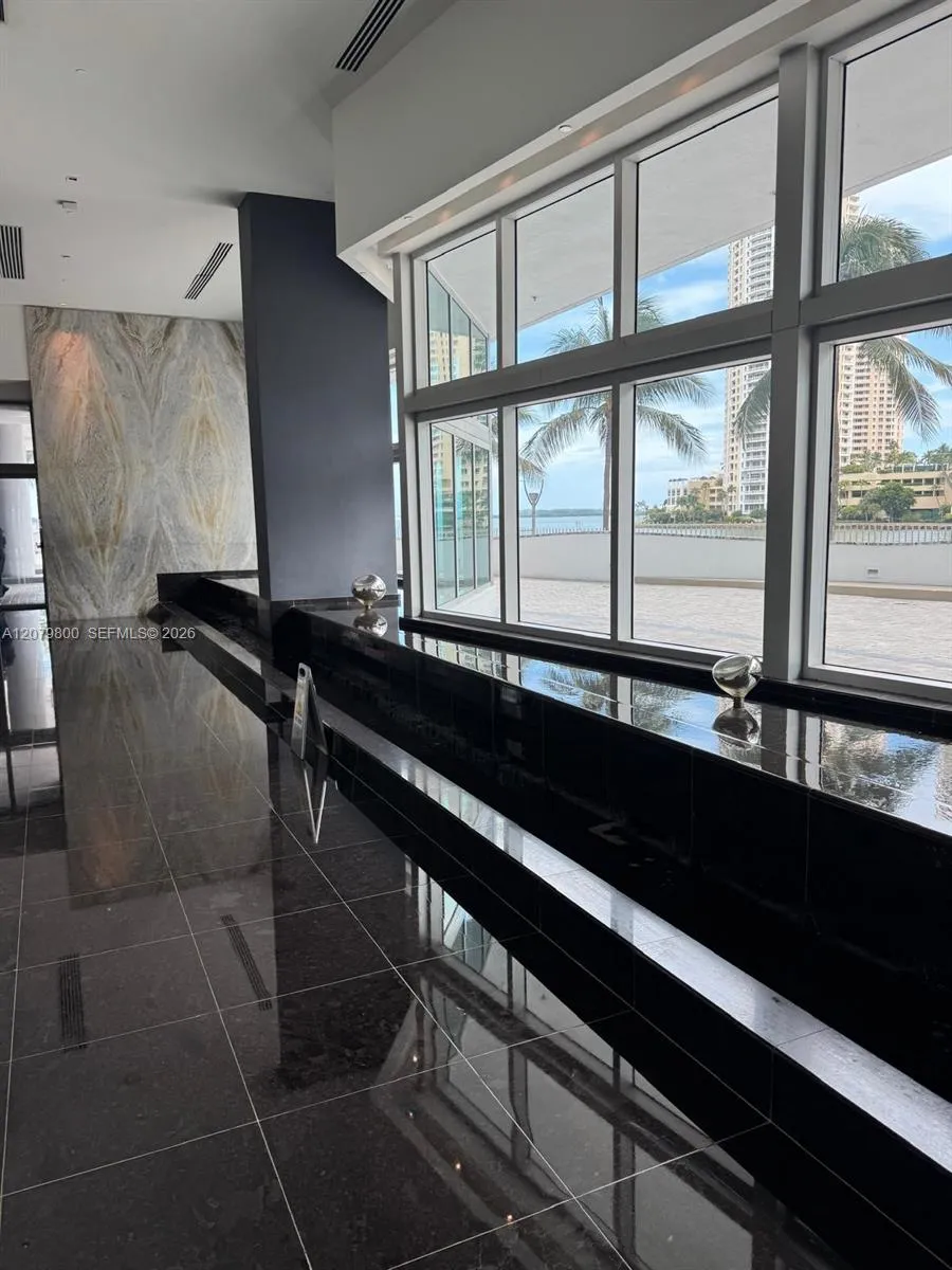 325 S Biscayne Blvd #2914 Miami, FL 33131
