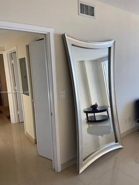 325 S Biscayne Blvd #2914 Miami, FL 33131