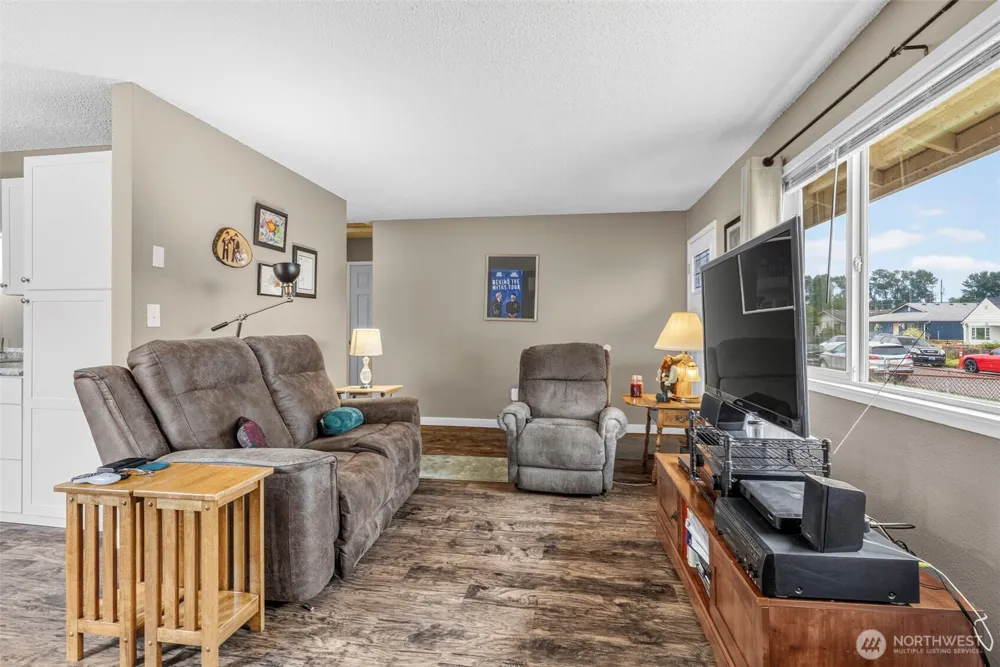 282 25th Avenue Longview, WA 98632