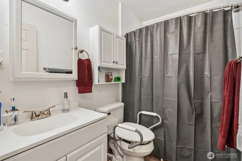 282 25th Avenue Longview, WA 98632