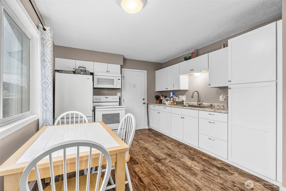 282 25th Avenue Longview, WA 98632