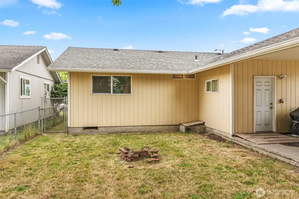 282 25th Avenue Longview, WA 98632