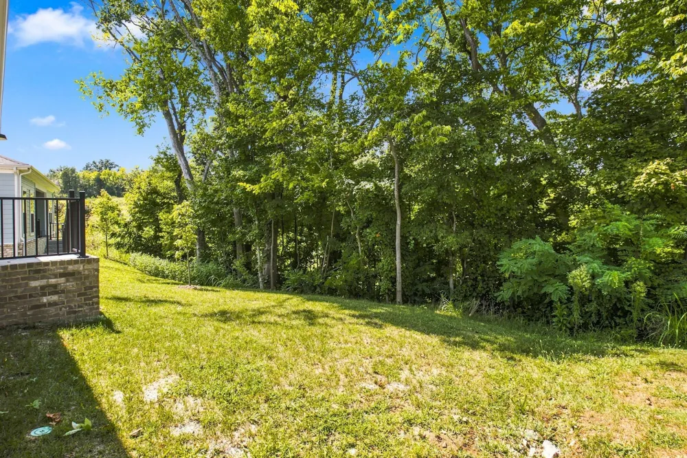 2135 Rotorua Dr E Antioch, TN 37013