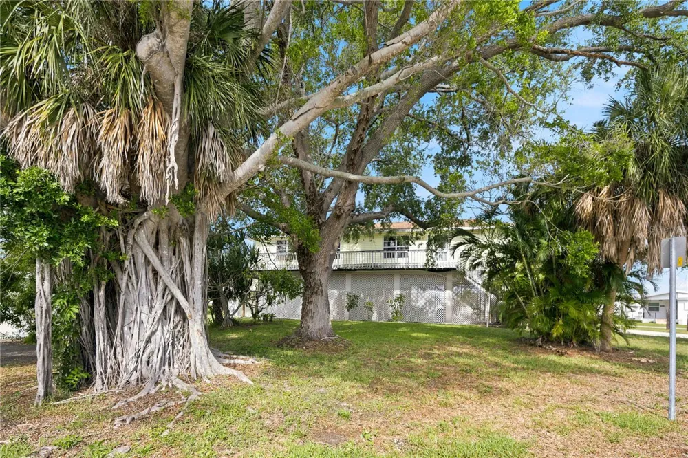 6904 22ND STREET W Bradenton, FL 34207