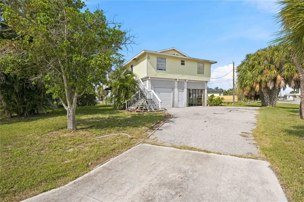 6904 22ND STREET W Bradenton, FL 34207