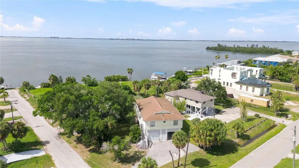 6904 22ND STREET W Bradenton, FL 34207