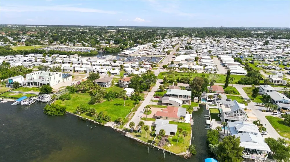 6904 22ND STREET W Bradenton, FL 34207