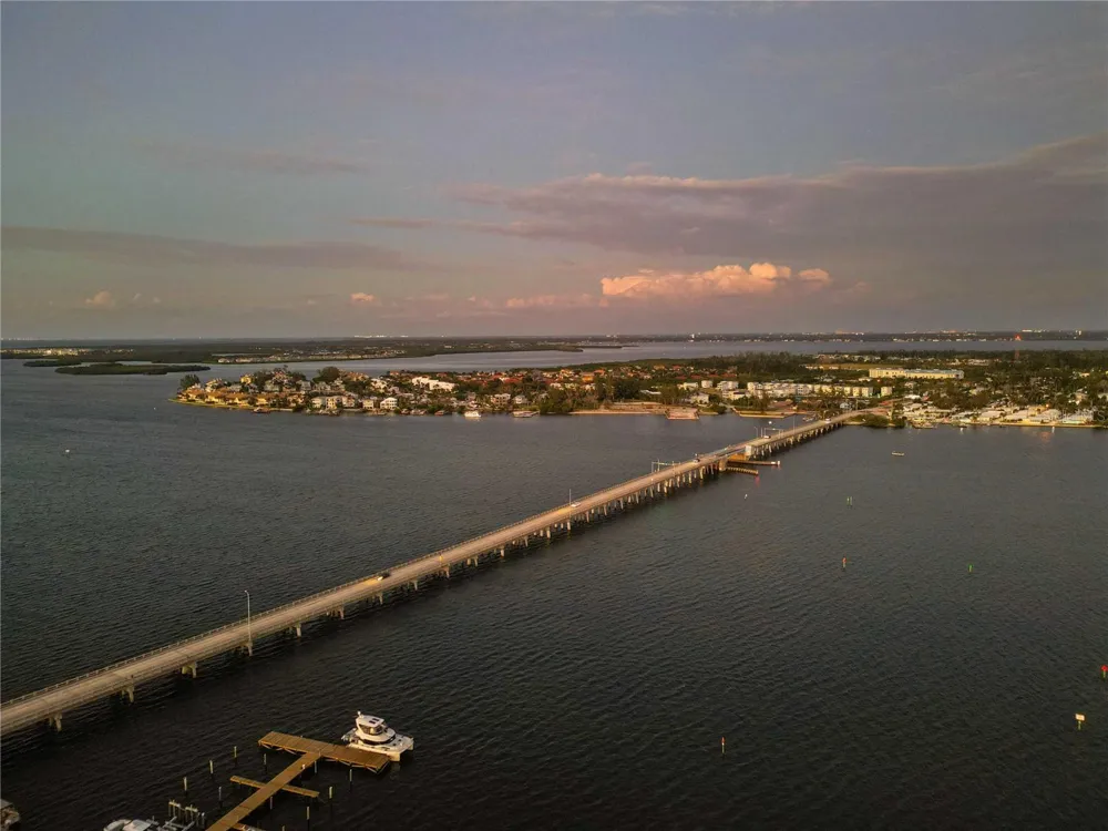 6904 22ND STREET W Bradenton, FL 34207