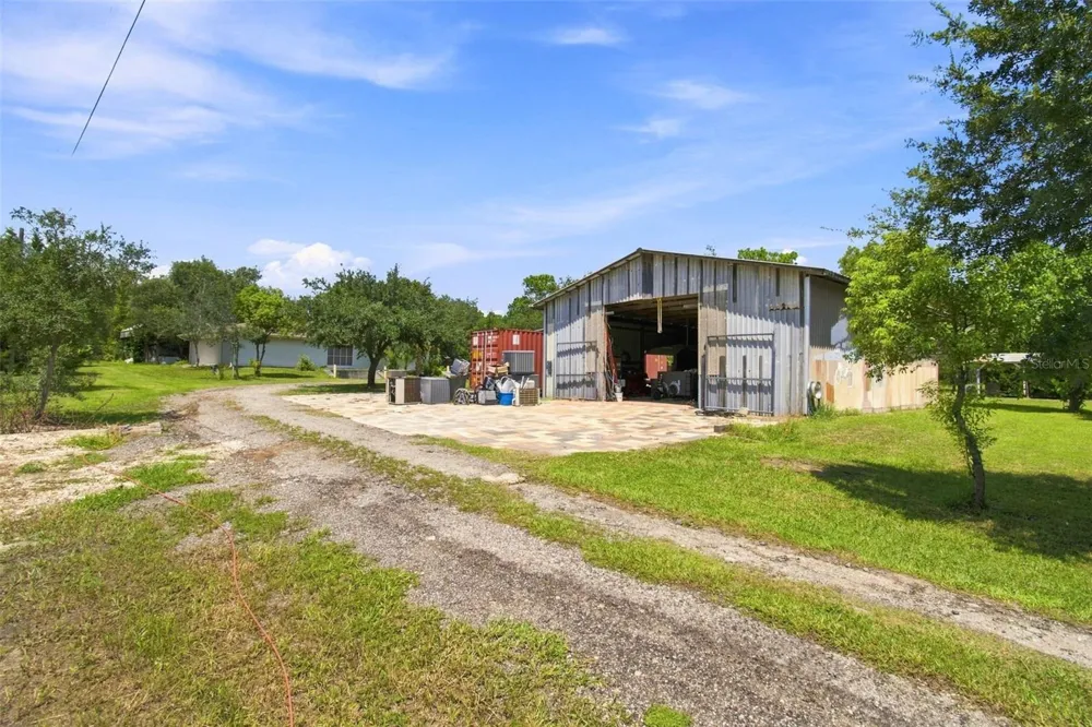 8279 SUNSHINE GROVE ROAD Brooksville, FL 34613