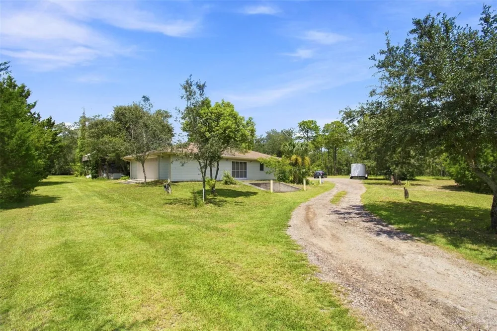 8279 SUNSHINE GROVE ROAD Brooksville, FL 34613