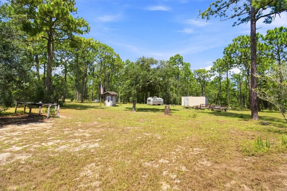 8279 SUNSHINE GROVE ROAD Brooksville, FL 34613