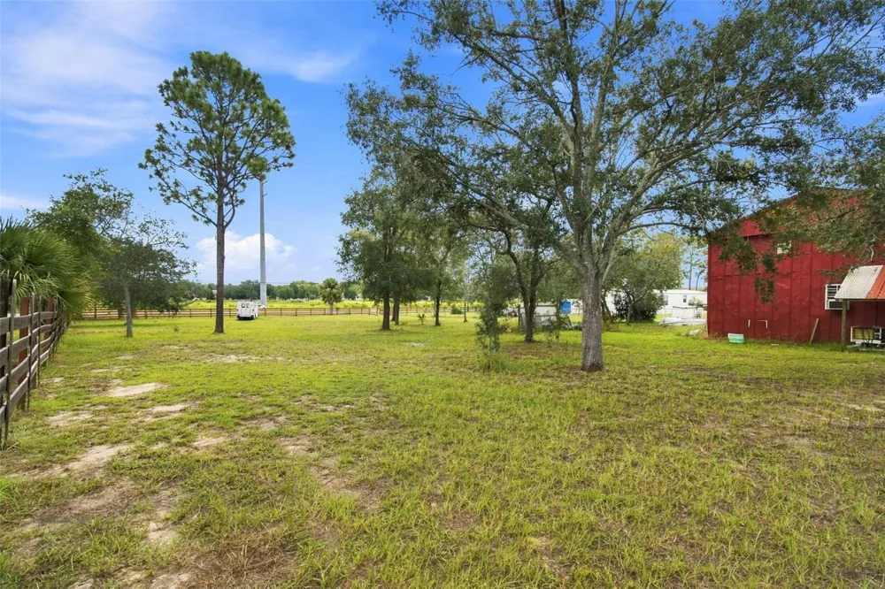 8279 SUNSHINE GROVE ROAD Brooksville, FL 34613