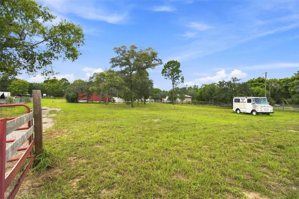 8279 SUNSHINE GROVE ROAD Brooksville, FL 34613