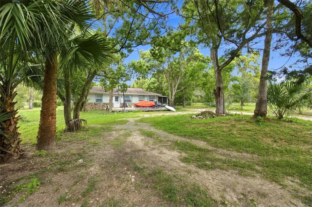 8279 SUNSHINE GROVE ROAD Brooksville, FL 34613