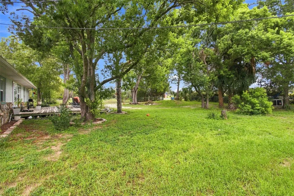 8279 SUNSHINE GROVE ROAD Brooksville, FL 34613