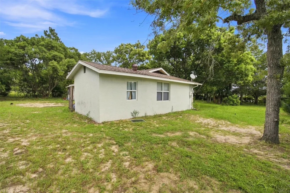 8279 SUNSHINE GROVE ROAD Brooksville, FL 34613