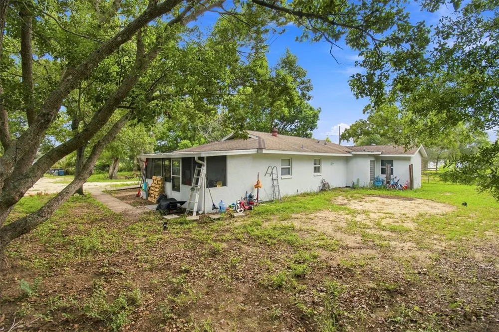 8279 SUNSHINE GROVE ROAD Brooksville, FL 34613