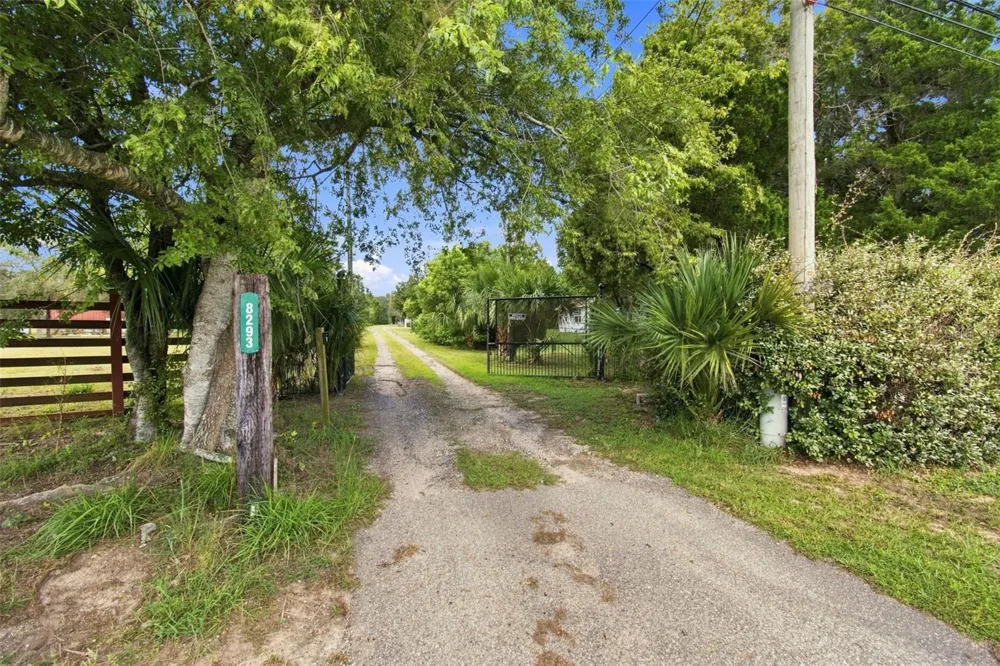 8279 SUNSHINE GROVE ROAD Brooksville, FL 34613
