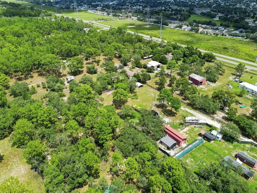 8279 SUNSHINE GROVE ROAD Brooksville, FL 34613