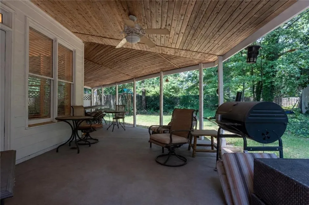 5834 Webb Forest Court Powder Springs, GA 30127