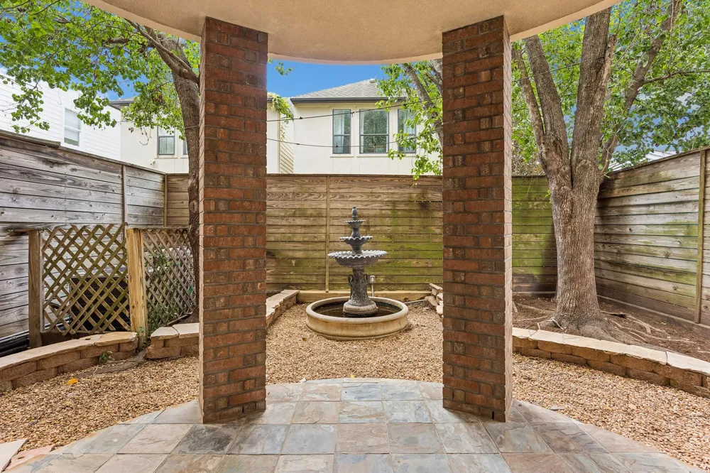 5417 Dickson Street #B Houston, TX 77007