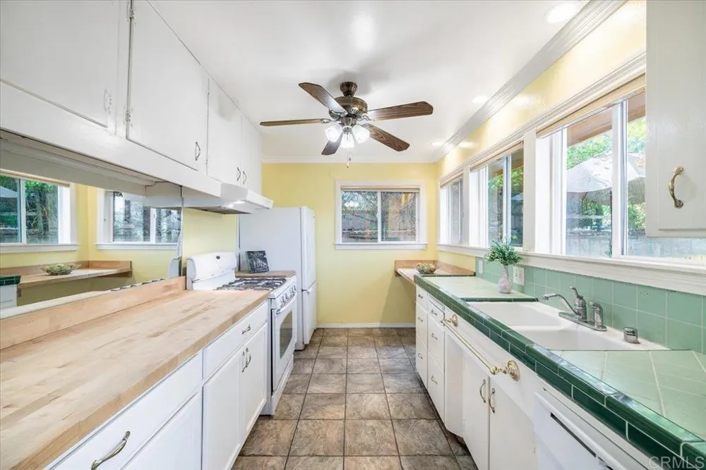830 E 5Th Avenue Escondido, CA 92025