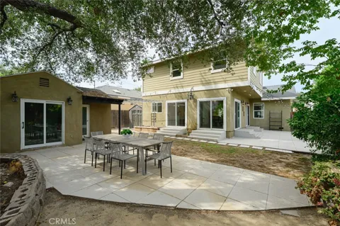 218 E Haven