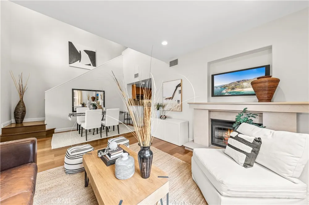 177 Lockford Irvine, CA 92602