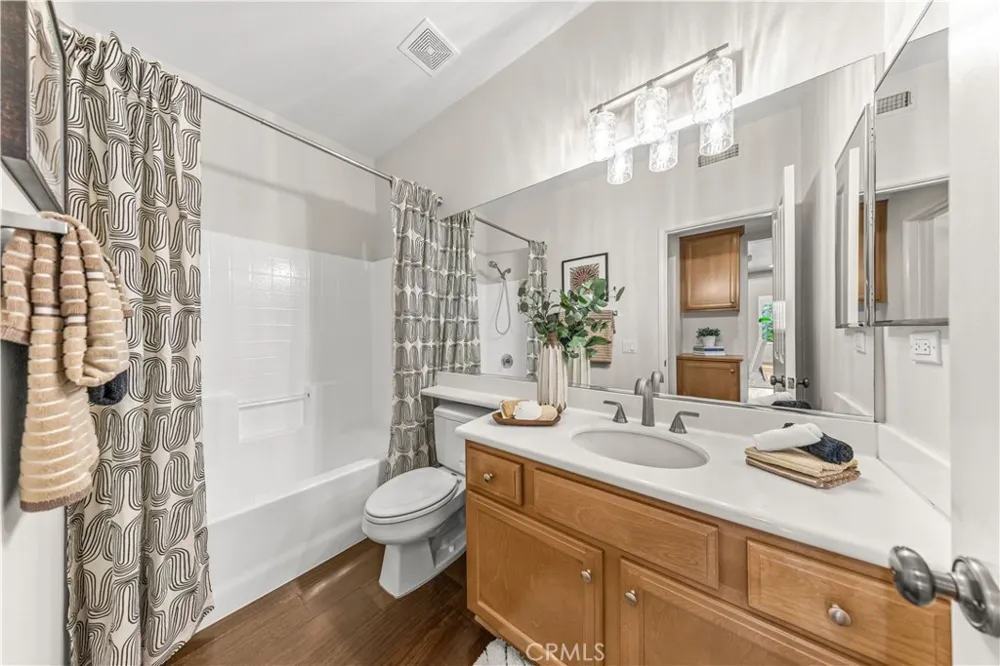 177 Lockford Irvine, CA 92602