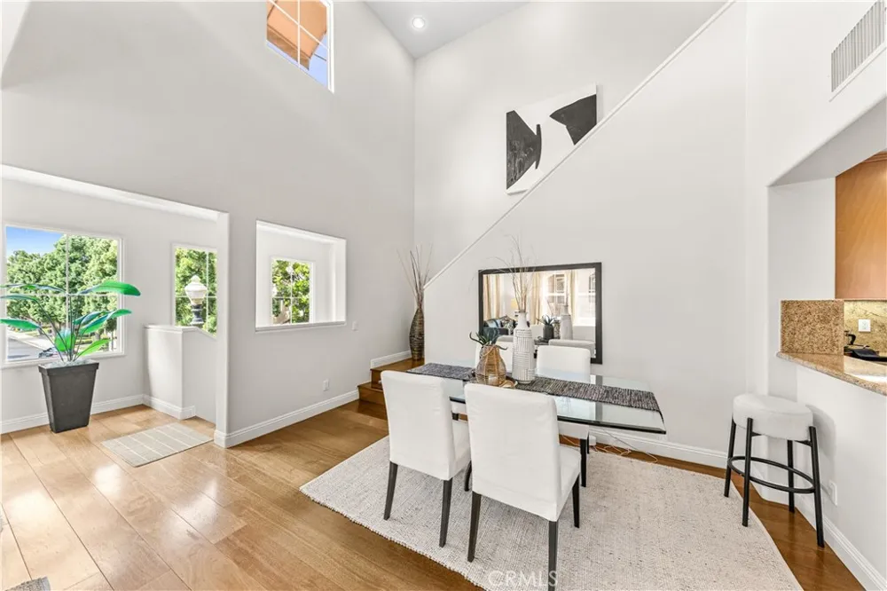 177 Lockford Irvine, CA 92602