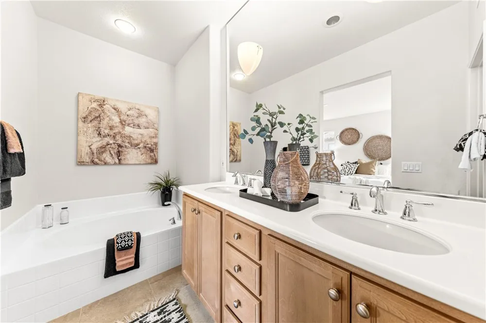 177 Lockford Irvine, CA 92602