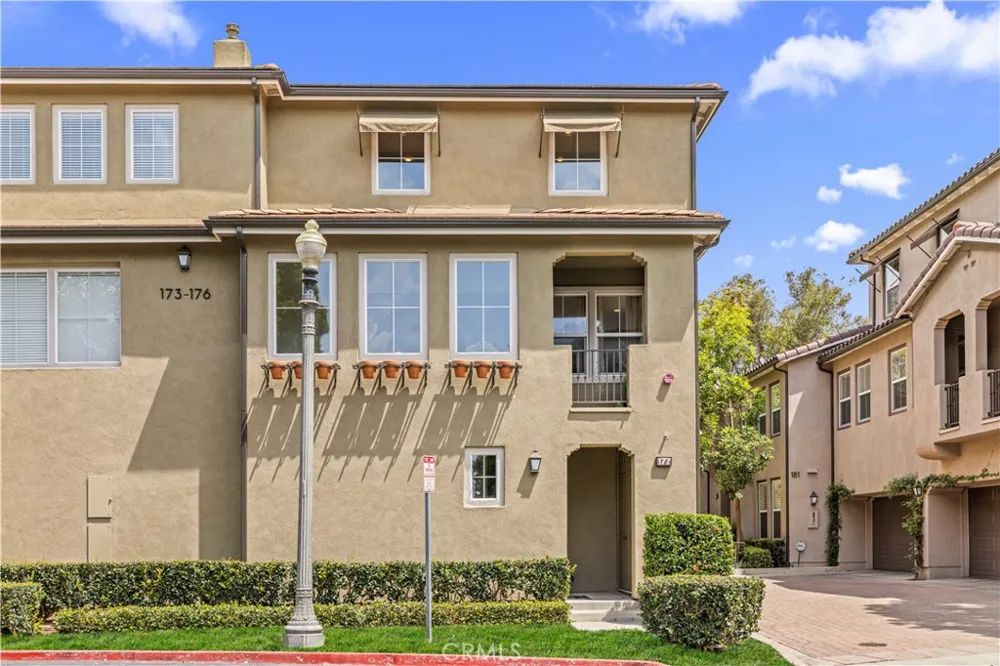 177 Lockford Irvine, CA 92602