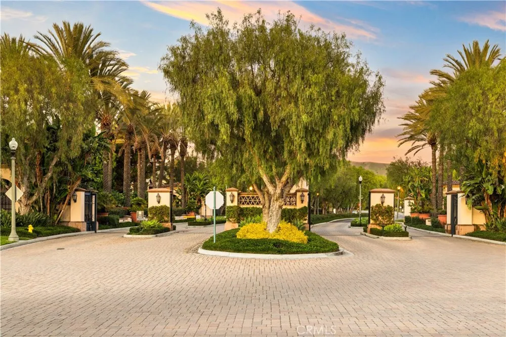 177 Lockford Irvine, CA 92602
